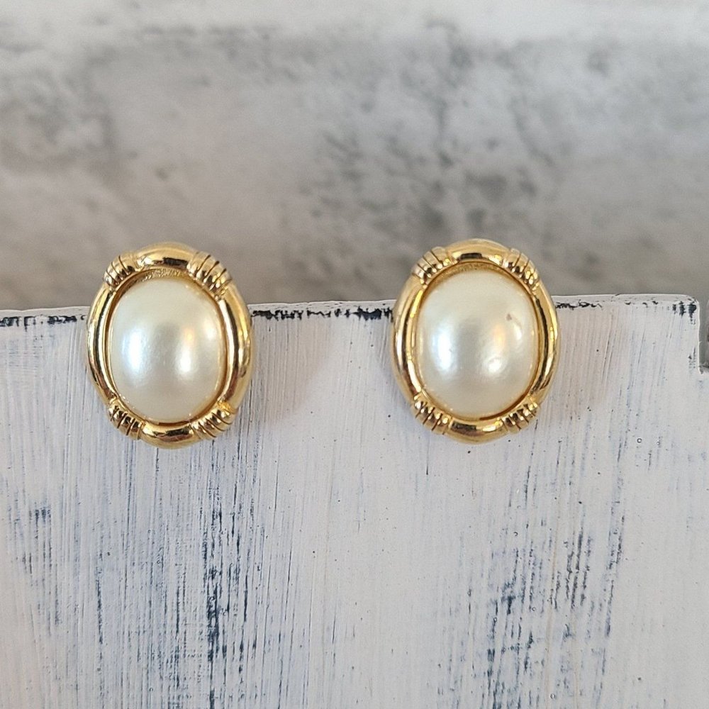 Vintage Crown Trifari Earrings Gold Tone Faux Pearl